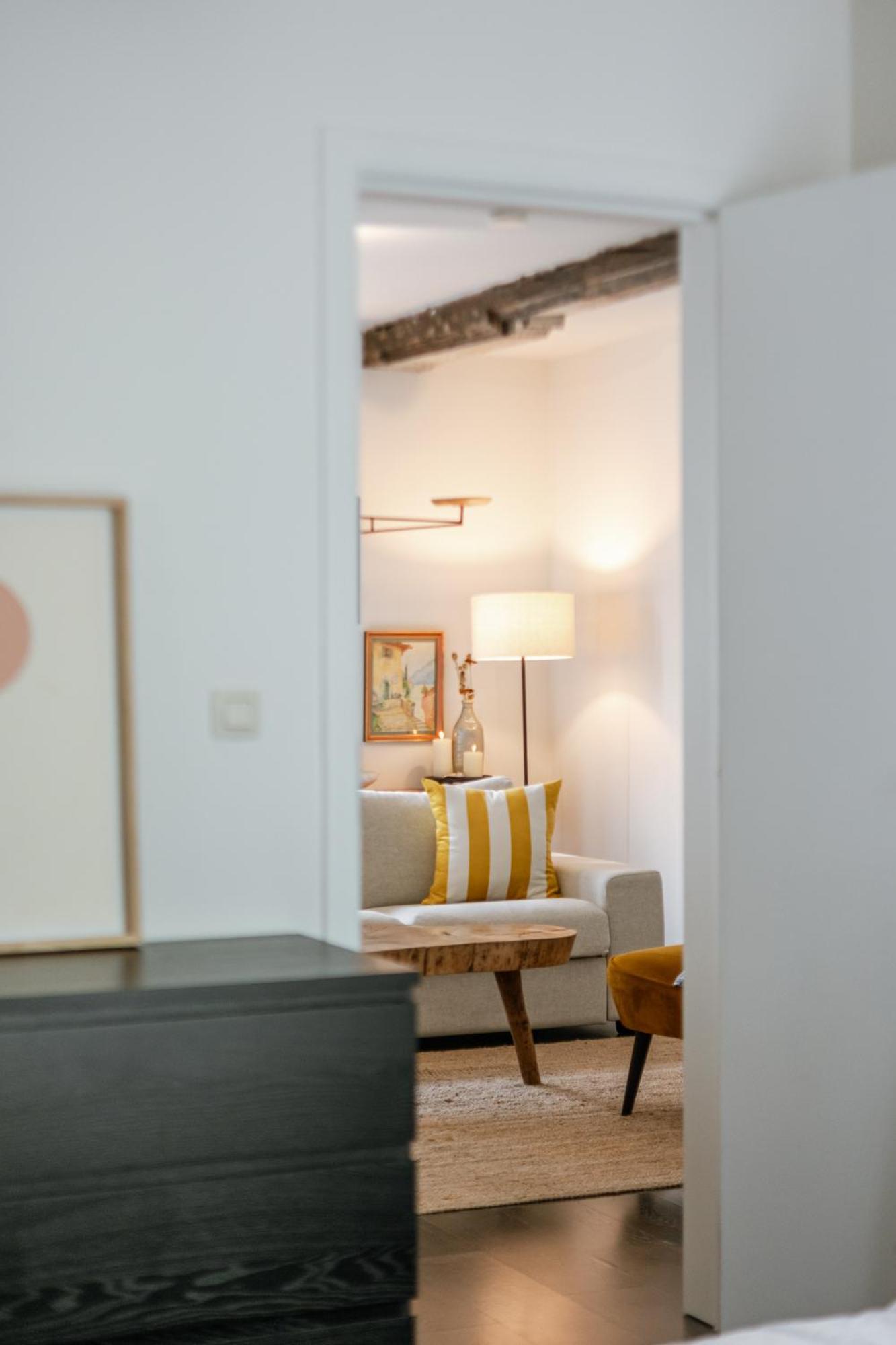 Right In The City Center Your Ghent Getaway Екстериор снимка